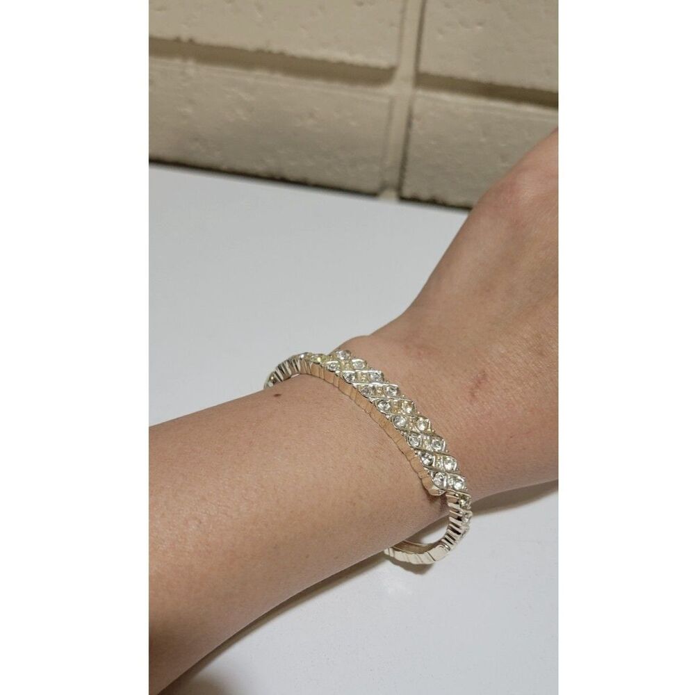 Vintage Gold-Tone Rhinestone Cuff Bracelet Crisscross Design – Magnetic Clasp